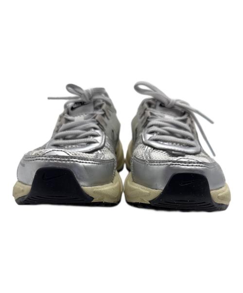 NIKE（ナイキ）NIKE (ナイキ) V2K RUN グレー サイズ:22.5cmの古着・服飾アイテム
