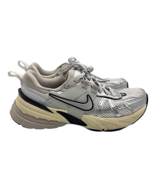 NIKE（ナイキ）NIKE (ナイキ) V2K RUN グレー サイズ:22.5cmの古着・服飾アイテム