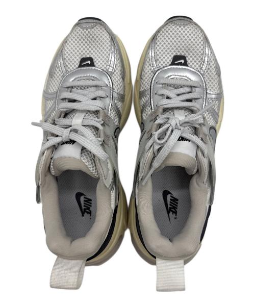 NIKE（ナイキ）NIKE (ナイキ) V2K RUN グレー サイズ:22.5cmの古着・服飾アイテム