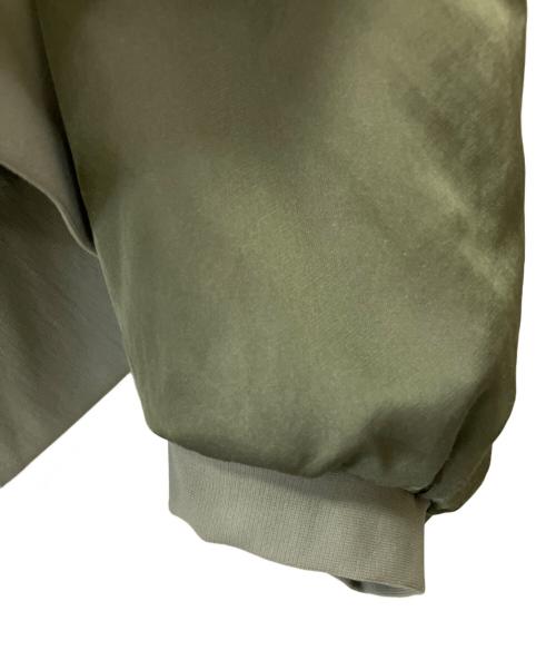 Gabardine K.T（ギャバシンケーティー）Gabardine K.T (ギャバシンケーティー) 洗えるシアーサテンブルゾン カーキ サイズ:9の古着・服飾アイテム