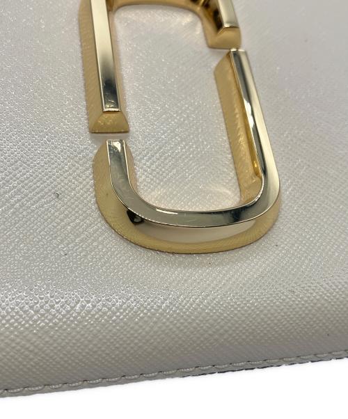 MARC JACOBS（マークジェイコブス）MARC JACOBS (マークジェイコブス) ラウンドファスナー財布 ホワイト×ブラックの古着・服飾アイテム