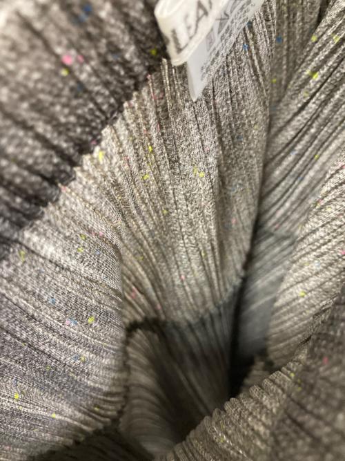 PLEATS PLEASE（プリーツプリーズ）PLEATS PLEASE (プリーツプリーズ) プリーツスカート グレー サイズ:3の古着・服飾アイテム