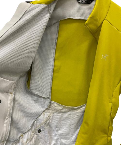 ARC'TERYX（アークテリクス）ARC'TERYX (アークテリクス) トリノジャケット カーキ サイズ:Sの古着・服飾アイテム