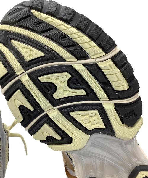 asics（アシックス）asics (アシックス) スニーカー シルバー×アイボリー サイズ:cm 26.5の古着・服飾アイテム