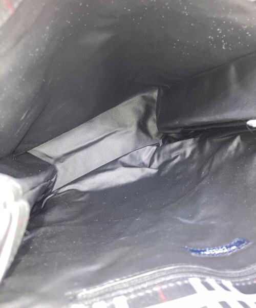 BURBERRY LONDON（バーバリーロンドン）BURBERRY LONDON (バーバリーロンドン) ナイロントートバッグ ブラック×ホワイト×レッドの古着・服飾アイテム