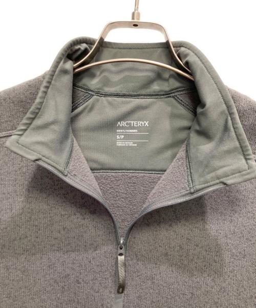ARC'TERYX（アークテリクス）ARC'TERYX (アークテリクス) Covert 1/2 Zip グレー サイズ:Sの古着・服飾アイテム