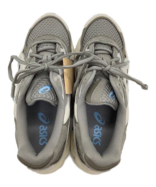 asics（アシックス）asics (アシックス) スニーカー ホワイト×グレー サイズ:26.5cm 未使用品の古着・服飾アイテム