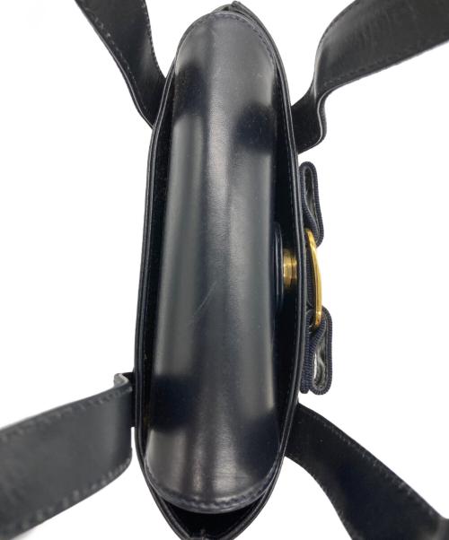 Salvatore Ferragamo（サルヴァトーレ フェラガモ）Salvatore Ferragamo (サルヴァトーレ フェラガモ) ヴァラリボンハンドバッグ ブラック×ネイビーの古着・服飾アイテム