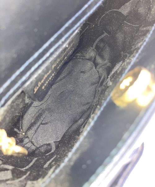 Salvatore Ferragamo（サルヴァトーレ フェラガモ）Salvatore Ferragamo (サルヴァトーレ フェラガモ) ヴァラリボンハンドバッグ ブラック×ネイビーの古着・服飾アイテム