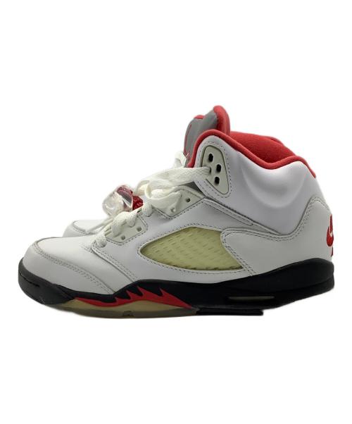NIKE（ナイキ）NIKE (ナイキ) AIR JORDAN 5 RETRO(GS) ホワイト×レッド サイズ:cm23.5 未使用品の古着・服飾アイテム
