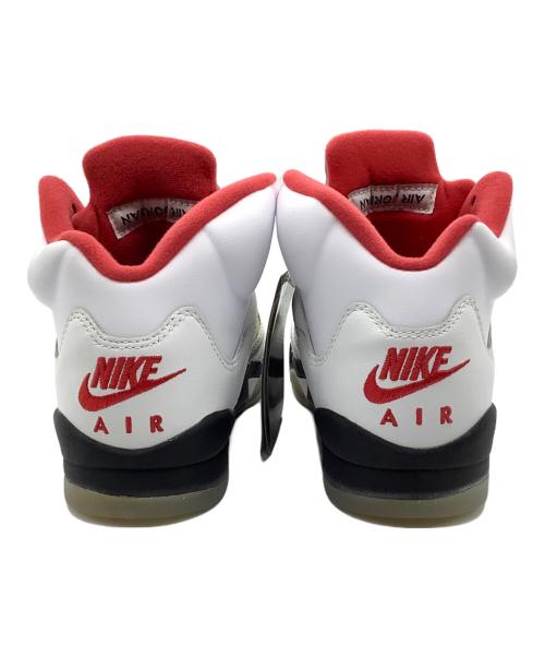 NIKE（ナイキ）NIKE (ナイキ) AIR JORDAN 5 RETRO(GS) ホワイト×レッド サイズ:cm23.5 未使用品の古着・服飾アイテム