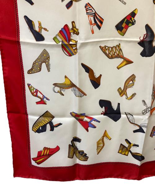 Salvatore Ferragamo（サルヴァトーレ フェラガモ）Salvatore Ferragamo (サルヴァトーレ フェラガモ) シルクスカーフ レッドの古着・服飾アイテム