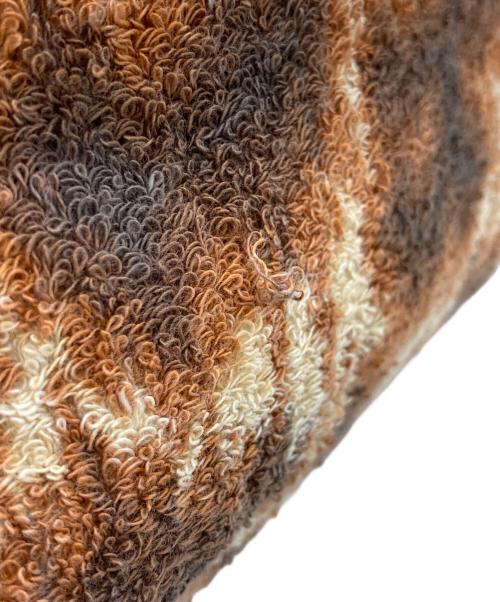 Vivienne Westwood（ヴィヴィアンウエストウッド）Vivienne Westwood (ヴィヴィアンウエストウッド) パイルポーチ ブラウンの古着・服飾アイテム