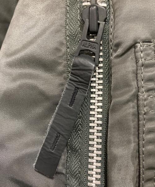 ALPHA INDUSTRIES INC（アルファインダストーリーズ）ALPHA INDUSTRIES INC (アルファインダストーリーズ) 中綿ジャケット グレー サイズ:XLの古着・服飾アイテム