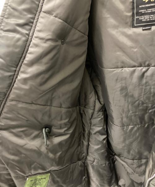 ALPHA INDUSTRIES INC（アルファインダストーリーズ）ALPHA INDUSTRIES INC (アルファインダストーリーズ) 中綿ジャケット グレー サイズ:XLの古着・服飾アイテム