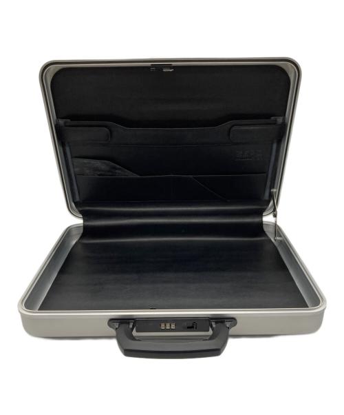 ZERO HALLIBURTON（ゼロ ハリバートン）ZERO HALLIBURTON (ゼロ ハリバートン) アタッシュケース シルバーの古着・服飾アイテム