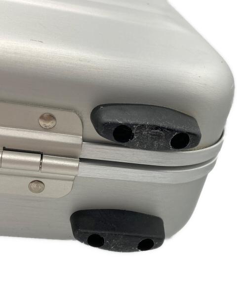 ZERO HALLIBURTON（ゼロ ハリバートン）ZERO HALLIBURTON (ゼロ ハリバートン) アタッシュケース シルバーの古着・服飾アイテム