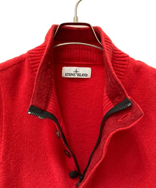 STONE ISLAND（ストーンアイランド）STONE ISLAND (ストーンアイランド) 7GG スタンドカラー ハーフジップ ニットセーター レッド サイズ:Mの古着・服飾アイテム