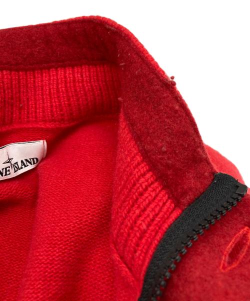 STONE ISLAND（ストーンアイランド）STONE ISLAND (ストーンアイランド) 7GG スタンドカラー ハーフジップ ニットセーター レッド サイズ:Mの古着・服飾アイテム