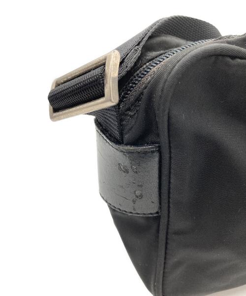 PRADA（プラダ）PRADA (プラダ) ナイロンショルダーバッグ ブラックの古着・服飾アイテム