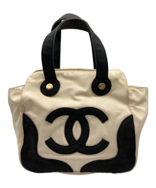 CHANEL（シャネル）CHANEL (シャネル) マシュマロハンドバッグ ホワイト×ブラックの古着・服飾アイテム