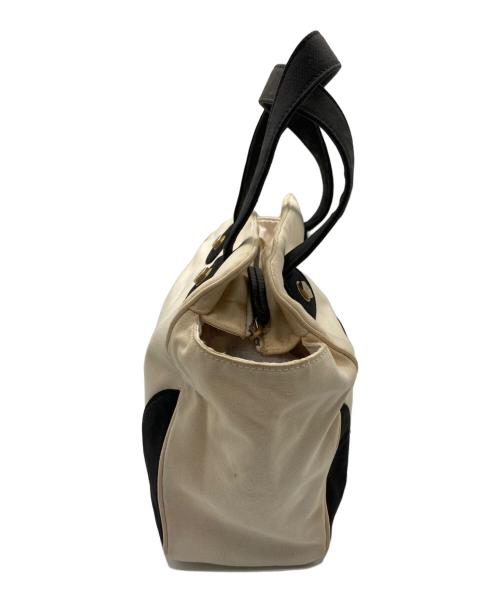 CHANEL（シャネル）CHANEL (シャネル) マシュマロハンドバッグ ホワイト×ブラックの古着・服飾アイテム