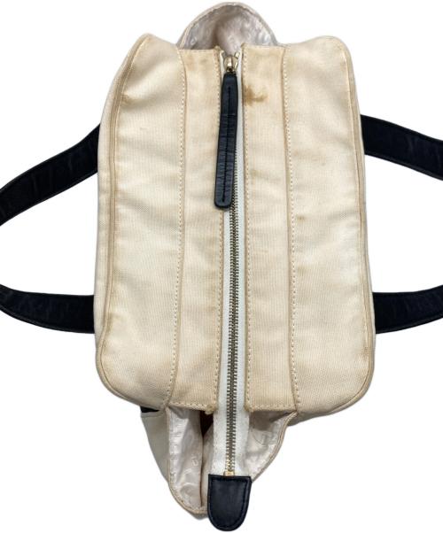 CHANEL（シャネル）CHANEL (シャネル) マシュマロハンドバッグ ホワイト×ブラックの古着・服飾アイテム