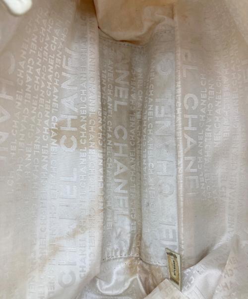 CHANEL（シャネル）CHANEL (シャネル) マシュマロハンドバッグ ホワイト×ブラックの古着・服飾アイテム