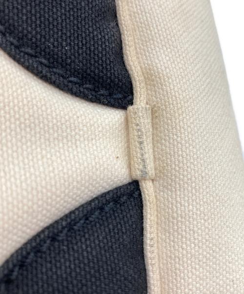 CHANEL（シャネル）CHANEL (シャネル) マシュマロハンドバッグ ホワイト×ブラックの古着・服飾アイテム