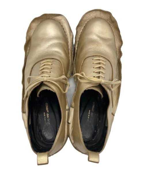 COMME des GARCONS（コムデギャルソン）COMME des GARCONS (コムデギャルソン) シューズ ゴールドカラー サイズ:26の古着・服飾アイテム