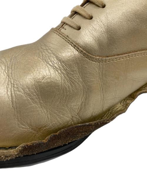 COMME des GARCONS（コムデギャルソン）COMME des GARCONS (コムデギャルソン) シューズ ゴールドカラー サイズ:26の古着・服飾アイテム
