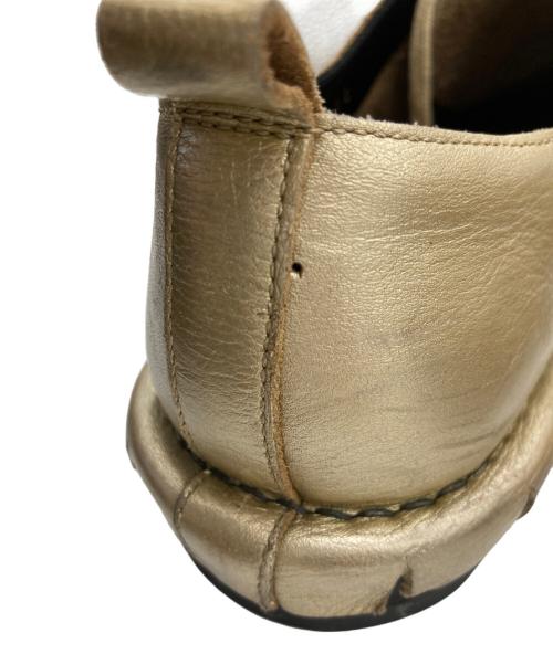 COMME des GARCONS（コムデギャルソン）COMME des GARCONS (コムデギャルソン) シューズ ゴールドカラー サイズ:26の古着・服飾アイテム