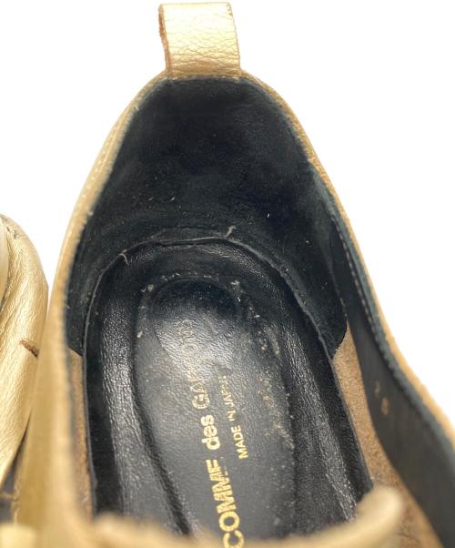 COMME des GARCONS（コムデギャルソン）COMME des GARCONS (コムデギャルソン) シューズ ゴールドカラー サイズ:26の古着・服飾アイテム