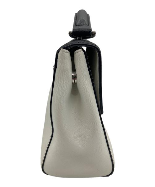 MICHAEL KORS（マイケル・コース）MICHAEL KORS (マイケル・コース) ショルダーバッグ ホワイト×ブラックの古着・服飾アイテム