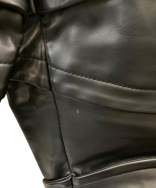 COMME des GARCONS HOMME PLUS（コムデギャルソンオムプリュス）COMME des GARCONS HOMME PLUS (コムデギャルソンオムプリュス) フェイクレザーハーフパンツ ブラック サイズ:XSの古着・服飾アイテム