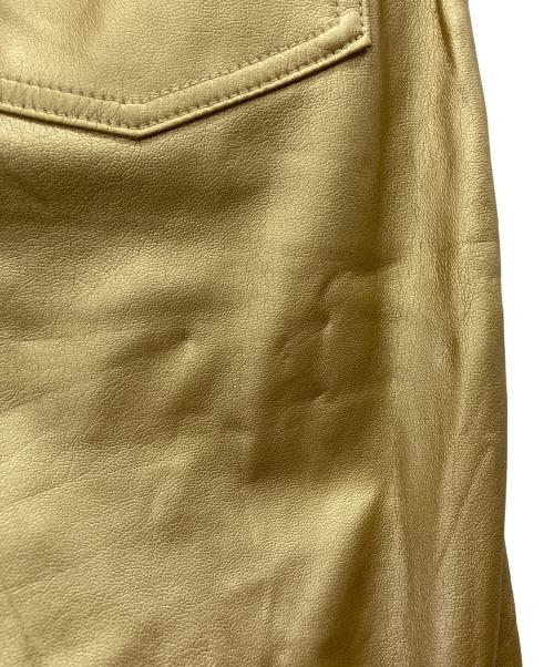 COMME des GARCONS HOMME PLUS（コムデギャルソンオムプリュス）COMME des GARCONS HOMME PLUS (コムデギャルソンオムプリュス) フェイクレザーパンツ ゴールド サイズ:XSの古着・服飾アイテム