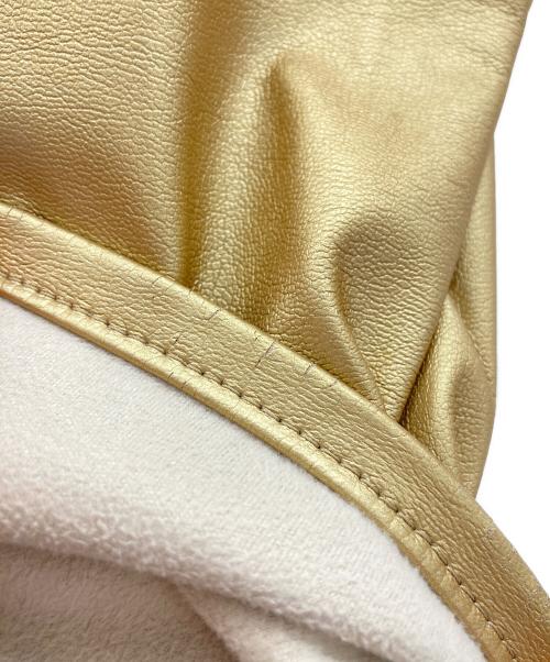 COMME des GARCONS HOMME PLUS（コムデギャルソンオムプリュス）COMME des GARCONS HOMME PLUS (コムデギャルソンオムプリュス) フェイクレザーパンツ ゴールド サイズ:XSの古着・服飾アイテム