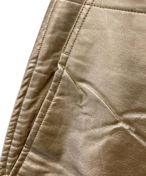 COMME des GARCONS（コムデギャルソン）COMME des GARCONS (コムデギャルソン) フェイクレザークロップドパンツ ゴールド サイズ:Sの古着・服飾アイテム