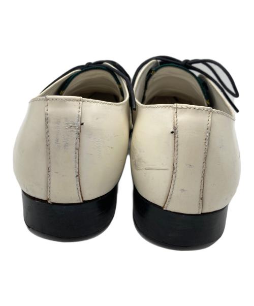 COMME des GARCONS HOMME PLUS（コムデギャルソンオムプリュス）COMME des GARCONS HOMME PLUS (コムデギャルソンオムプリュス) レザーシューズ ホワイト×グリーン サイズ:26.0cmの古着・服飾アイテム