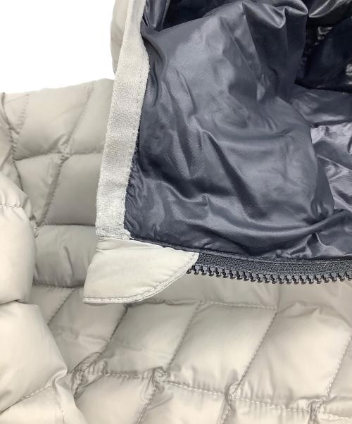 HUF（ハフ）HUF (ハフ) TAION (タイオン) ダウンジャケット ライトグレー サイズ:Sの古着・服飾アイテム