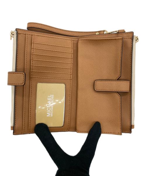 MICHAEL KORS（マイケル・コース）MICHAEL KORS (マイケル・コース) 2つ折り財布 ホワイトの古着・服飾アイテム