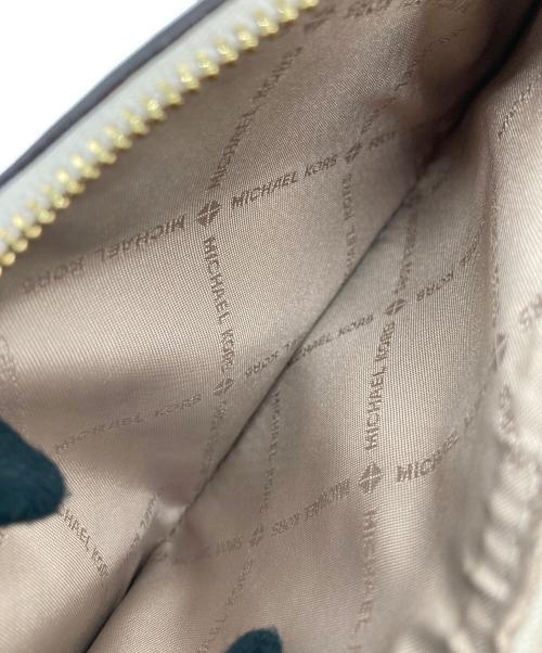 MICHAEL KORS（マイケル・コース）MICHAEL KORS (マイケル・コース) 2つ折り財布 ホワイトの古着・服飾アイテム