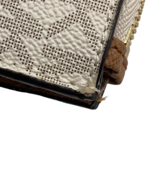 MICHAEL KORS（マイケル・コース）MICHAEL KORS (マイケル・コース) 2つ折り財布 ホワイトの古着・服飾アイテム