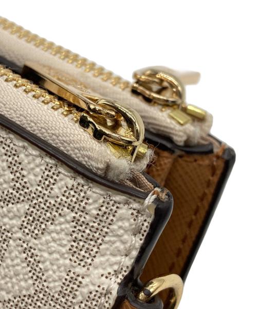 MICHAEL KORS（マイケル・コース）MICHAEL KORS (マイケル・コース) 2つ折り財布 ホワイトの古着・服飾アイテム