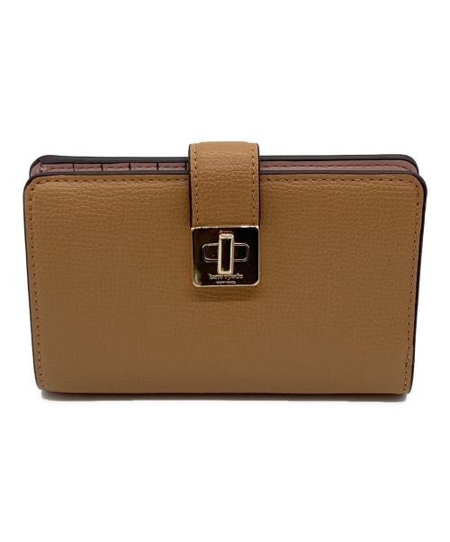 Kate Spade（ケイトスペード）Kate Spade (ケイトスペード) フィービー ターンロック ミディアム ウォレット ベージュの古着・服飾アイテム