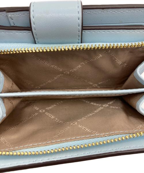 MICHAEL KORS（マイケル・コース）MICHAEL KORS (マイケル・コース) 2つ折り財布 ホワイト×ブルーの古着・服飾アイテム