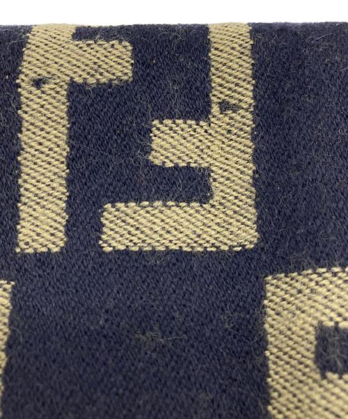 FENDI（フェンディ）FENDI (フェンディ) マフラー カーキ×ネイビーの古着・服飾アイテム