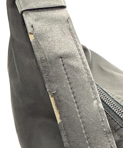 PRADA（プラダ）PRADA (プラダ) ワンショルダーバッグ ブラックの古着・服飾アイテム