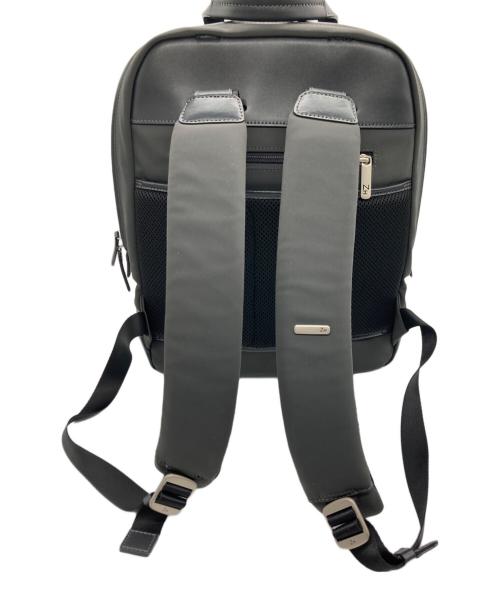 ZERO HALLIBURTON（ゼロ ハリバートン）ZERO HALLIBURTON (ゼロ ハリバートン) リュック グレーの古着・服飾アイテム