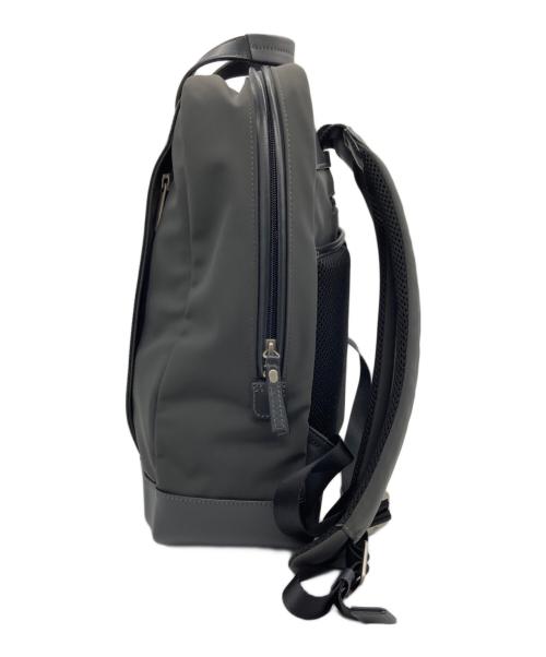 ZERO HALLIBURTON（ゼロ ハリバートン）ZERO HALLIBURTON (ゼロ ハリバートン) リュック グレーの古着・服飾アイテム